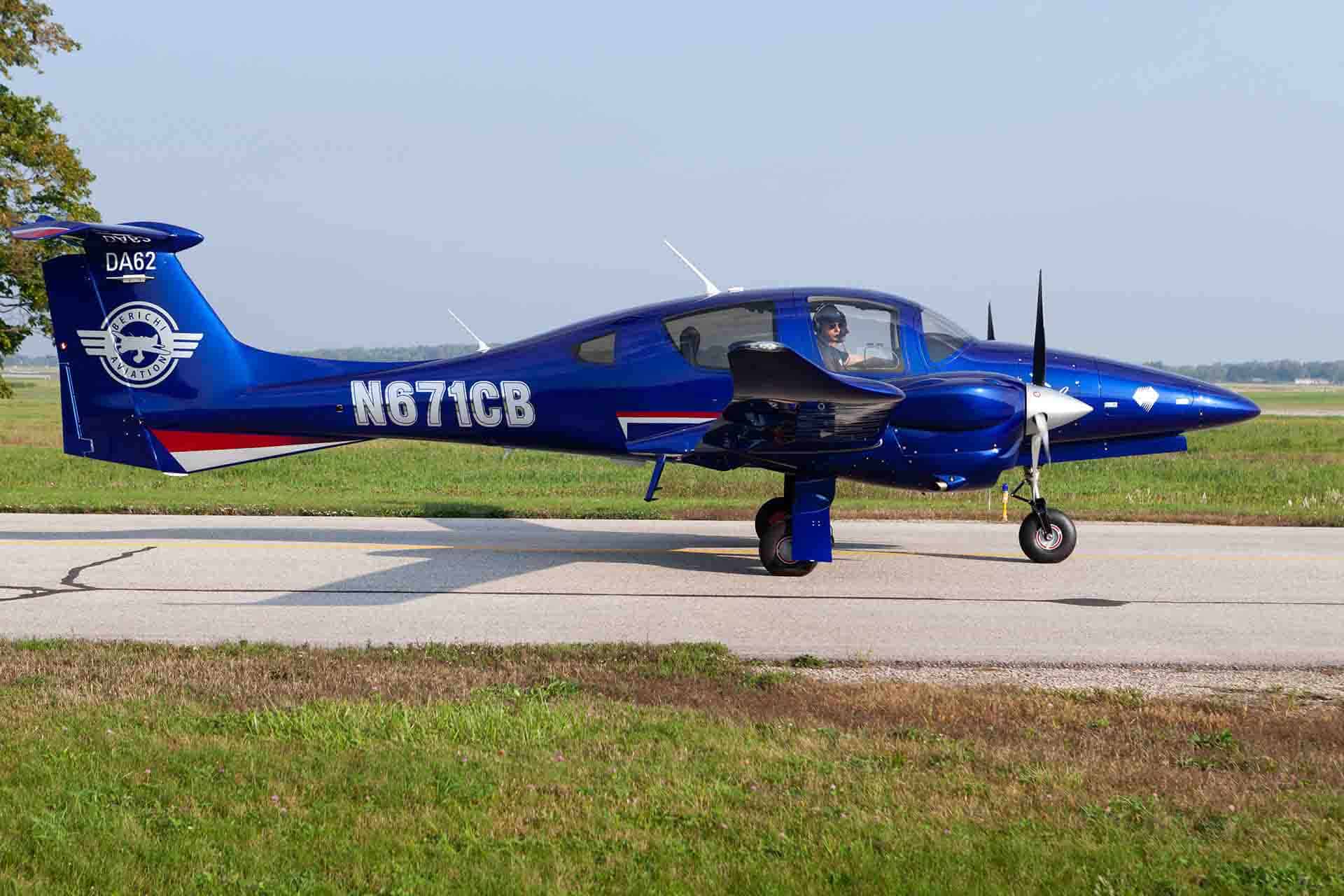 n671cb airplane